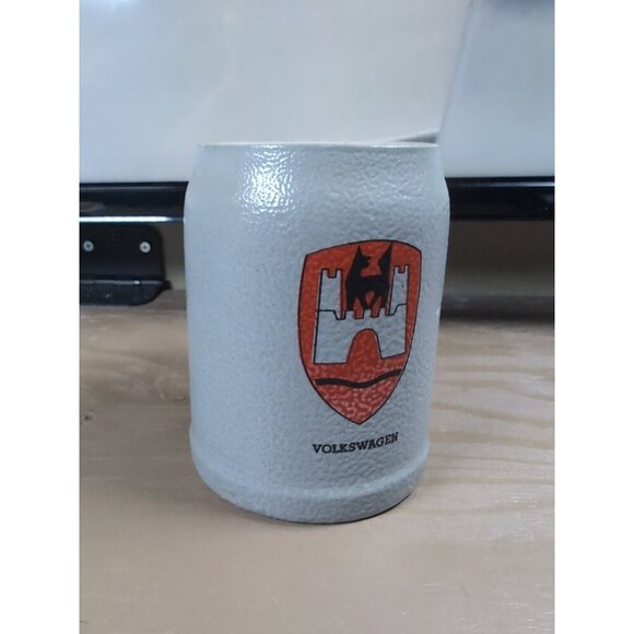 Volkswagen 1/2 0.5 L mug Beer Stein Made In Germany Red Shield Black Wolf Castle - Picture 8 of 10